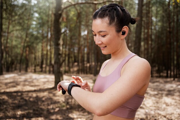 Jak wybrać idealny smartwatch do monitorowania zdrowia i aktywności fizycznej?